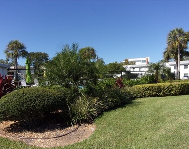 278 Cypress Lane - Photo Thumbnail 5