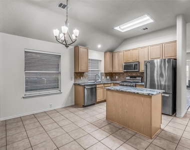 11934 Leaf Oak Drive - Photo Thumbnail 7