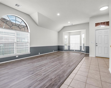 11934 Leaf Oak Drive - Photo Thumbnail 2