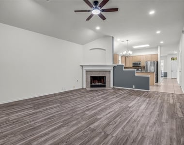 11934 Leaf Oak Drive - Photo Thumbnail 6