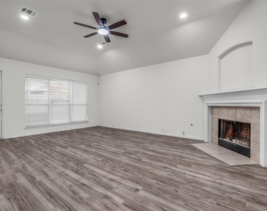 11934 Leaf Oak Drive - Photo Thumbnail 4