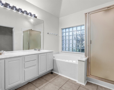 11934 Leaf Oak Drive - Photo Thumbnail 14