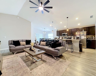 11759 Pink Plumeria Court - Photo Thumbnail 13