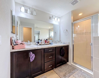 11759 Pink Plumeria Court - Photo Thumbnail 31