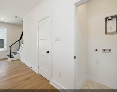 4501 Newberry Street - Photo Thumbnail 9