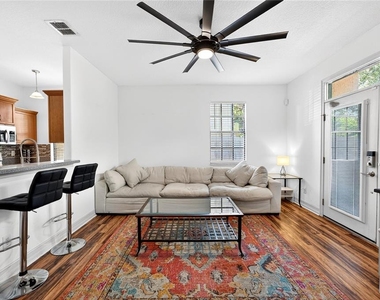 864 17th Ave N - Photo Thumbnail 6