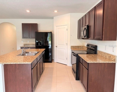 7060 Silverado Ranch Boulevard - Photo Thumbnail 3