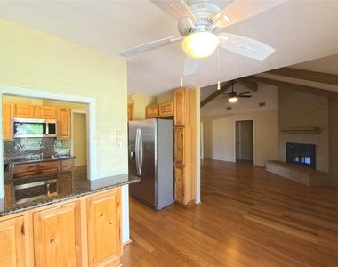 1115 Newport Boulevard - Photo Thumbnail 8