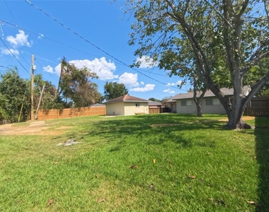 1115 Newport Boulevard - Photo Thumbnail 22