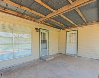1115 Newport Boulevard - Photo Thumbnail 20