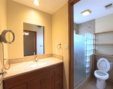 1115 Newport Boulevard - Photo Thumbnail 12