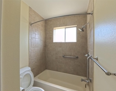 1115 Newport Boulevard - Photo Thumbnail 18