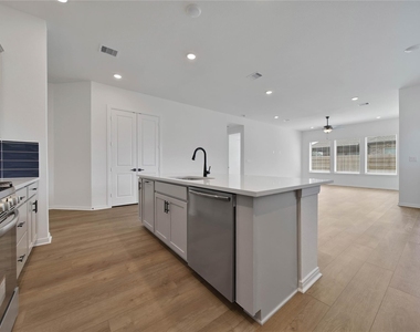 42813 Terraza Boulevard - Photo Thumbnail 11