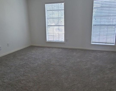 10332 Longmont Drive - Photo Thumbnail 13