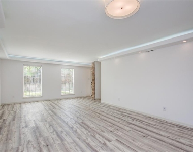 10332 Longmont Drive - Photo Thumbnail 2