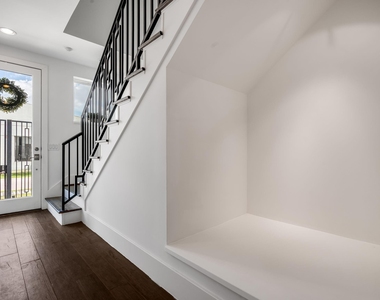1822 Mcilhenny Street - Photo Thumbnail 7
