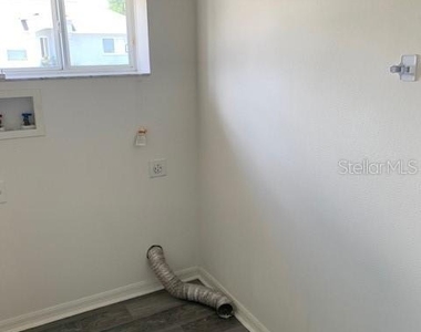 11802 Lynmoor Drive - Photo Thumbnail 5
