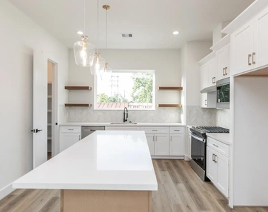 1611 Erin Street - Photo Thumbnail 9