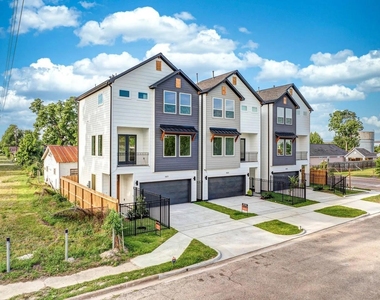 1611 Erin Street - Photo Thumbnail 5