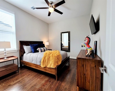 706 Delano Street - Photo Thumbnail 24