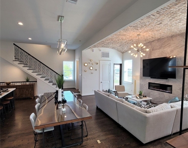 706 Delano Street - Photo Thumbnail 13