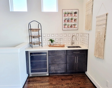 706 Delano Street - Photo Thumbnail 28