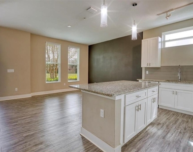 1801 Houston Street - Photo Thumbnail 12