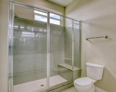 1801 Houston Street - Photo Thumbnail 21
