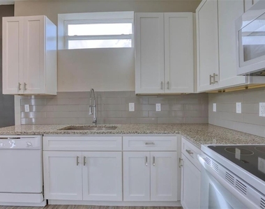 1801 Houston Street - Photo Thumbnail 14
