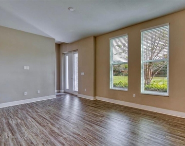 1801 Houston Street - Photo Thumbnail 7