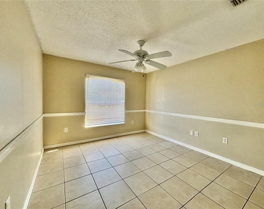 913 Nancy Court - Photo Thumbnail 11