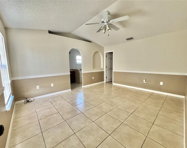 913 Nancy Court - Photo Thumbnail 8