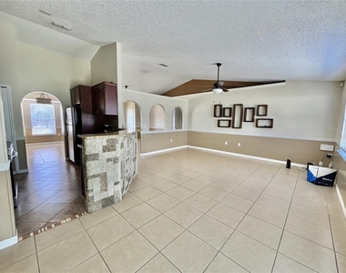913 Nancy Court - Photo Thumbnail 5