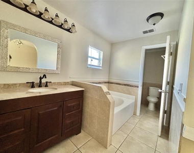 913 Nancy Court - Photo Thumbnail 12