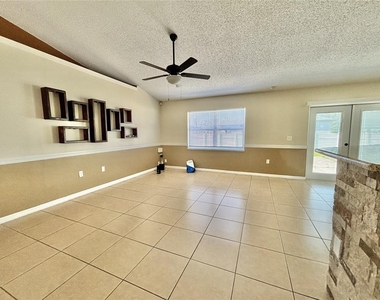 913 Nancy Court - Photo Thumbnail 6