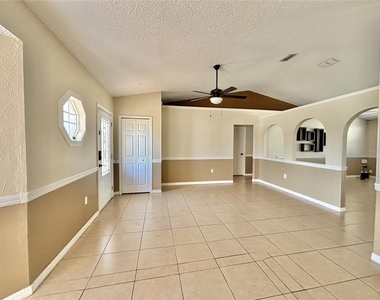 913 Nancy Court - Photo Thumbnail 4