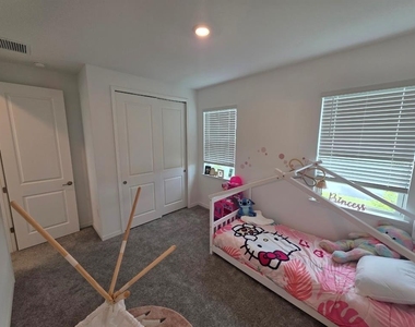 5659 Ficus Aurea Street - Photo Thumbnail 16