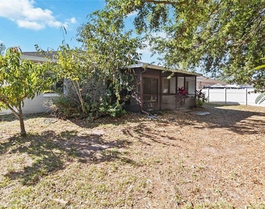 218 Cranbrook Drive - Photo Thumbnail 19