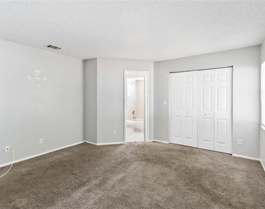 218 Cranbrook Drive - Photo Thumbnail 7