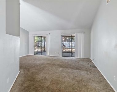 218 Cranbrook Drive - Photo Thumbnail 2