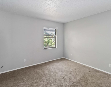 218 Cranbrook Drive - Photo Thumbnail 12