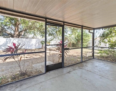 218 Cranbrook Drive - Photo Thumbnail 17