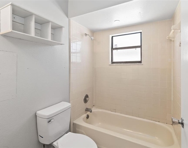 218 Cranbrook Drive - Photo Thumbnail 9