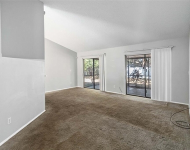 218 Cranbrook Drive - Photo Thumbnail 3