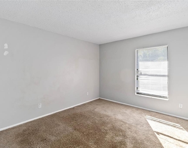218 Cranbrook Drive - Photo Thumbnail 10