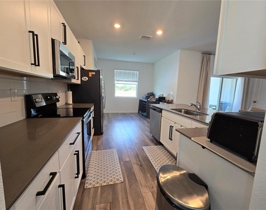 34827 Mulrion Drive - Photo Thumbnail 4