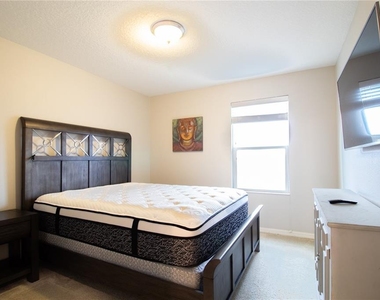 5159 Adelaide Drive - Photo Thumbnail 12