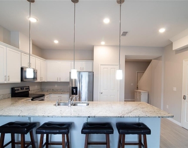 5159 Adelaide Drive - Photo Thumbnail 5