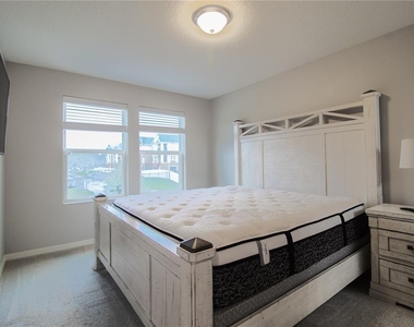 5159 Adelaide Drive - Photo Thumbnail 10