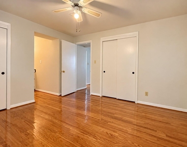 3420 Mount Vernon Street - Photo Thumbnail 4